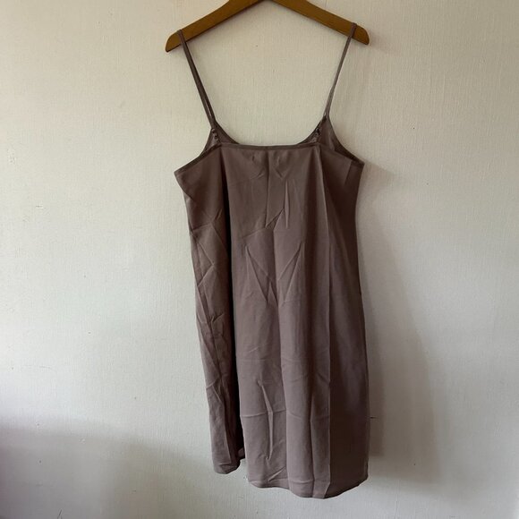 Broadway & Broome Slip Womens Size 0 Beige Minimalist Silk Blend Spaghetti Strap - Picture 6 of 6